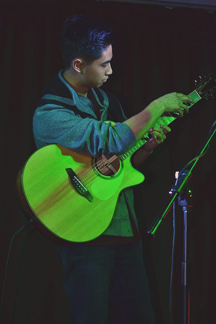 Acoustic Fingerstyle Guitar Lessons Sydney